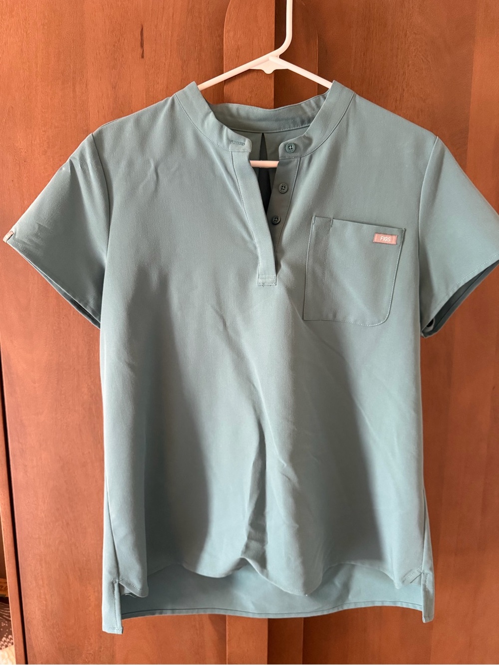 Figs Women’s Sage Green Split-Neck Scrub Top